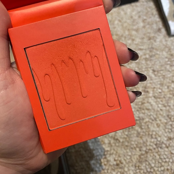 Kylie Jenner Blush - Picture 3 of 3